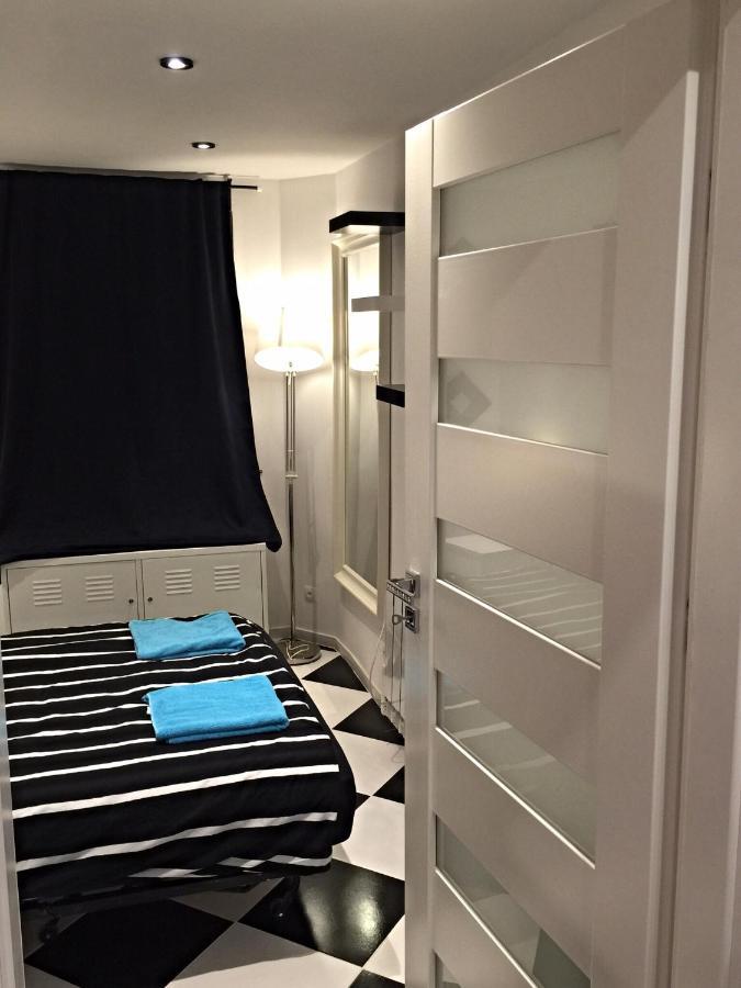 Appartement Red&white Lower Ground Floor Krakau